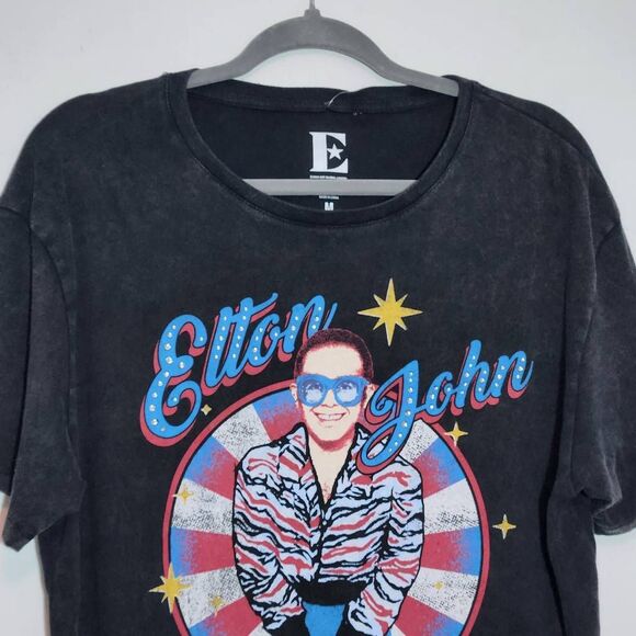 Elton John T-Shirt NWT Size Medium Black Short Sleeve Elton John Rocket Man Tee - Picture 2 of 8